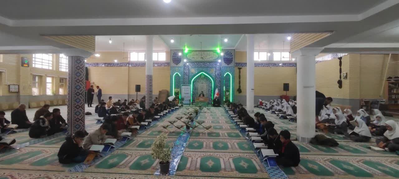 اجراي طرح هر مسجد يک پايگاه قرآني در کانون شهداي بانقلاندر کانون شهداي بانقلان