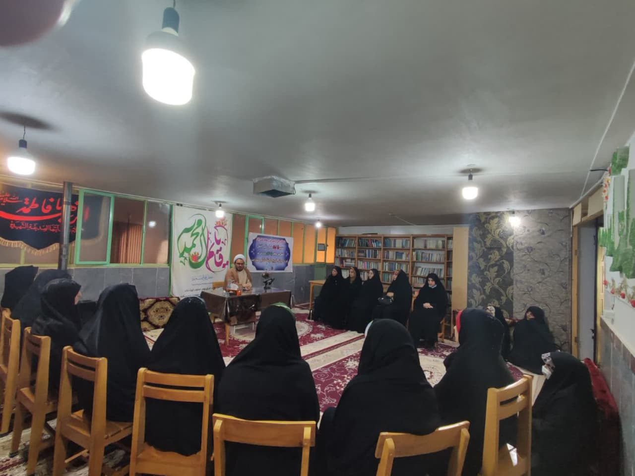 برگزاري دوره آموزشي ترويج فرهنگ نماز و مهدويت در کانون امام خميني (ره) شهر ايلام