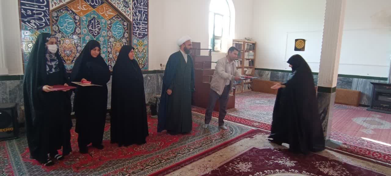 اجراي طرح لشگر فرشته ها در کانون زينب کبري شهرستان دره شهر