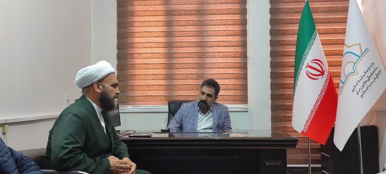 نشست مشاور هنري رياست ستاد کانون هاي مساجد کشور با کارکنان کانون هاي مساجد استان ايلام