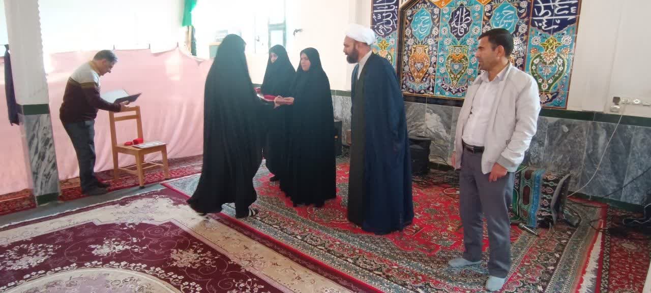 اجراي طرح لشگر فرشته ها در کانون زينب کبري شهرستان دره شهر