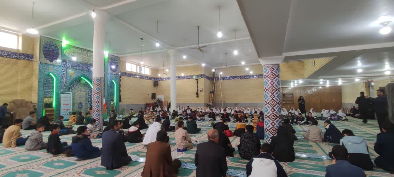 اجراي طرح هر مسجد يک پايگاه قرآني در کانون شهداي بانقلاندر کانون شهداي بانقلان