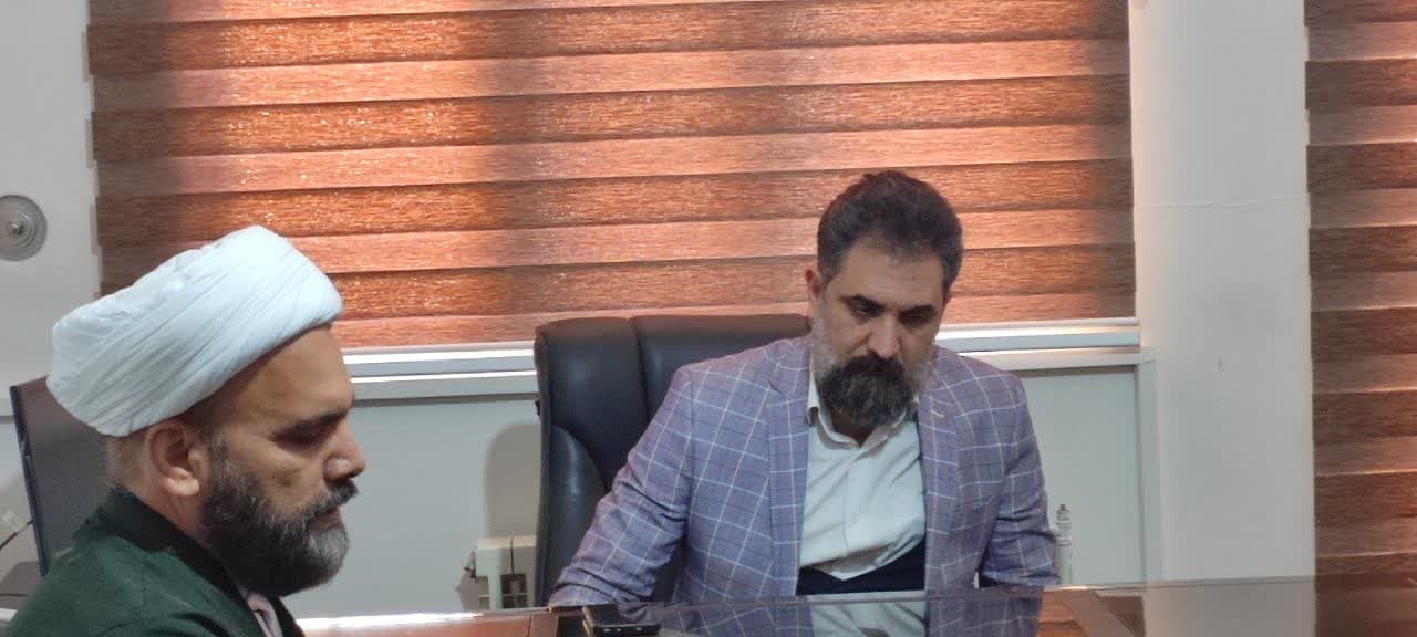 نشست مشاور هنري رياست ستاد کانون هاي مساجد کشور با کارکنان کانون هاي مساجد استان ايلام