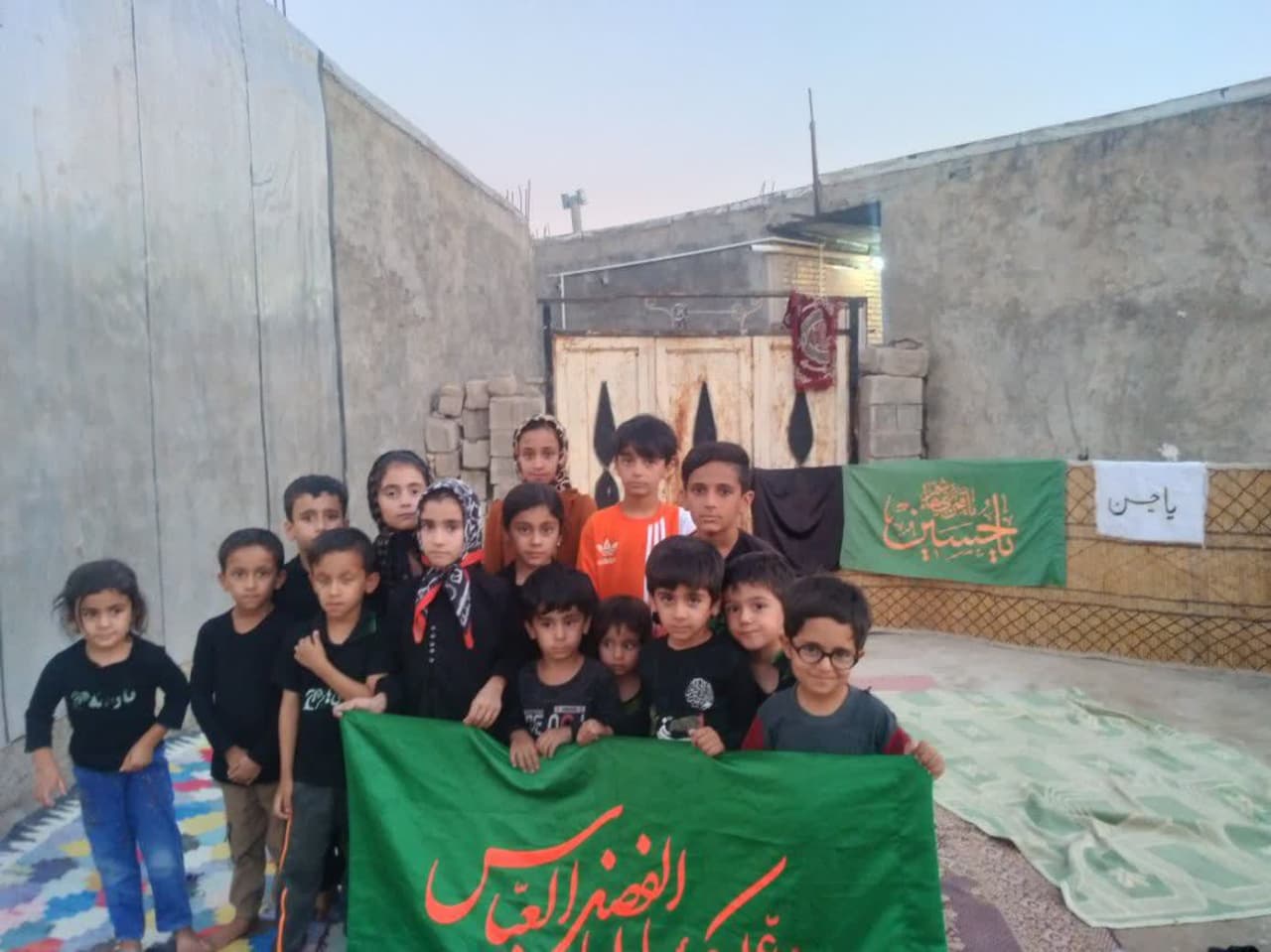 کودکان عضو کانون حضرت محمد (ص) شهرستان آبدانان استان ايلام، خيمه عزاي سيدالشهدا(ع) برپا کردند