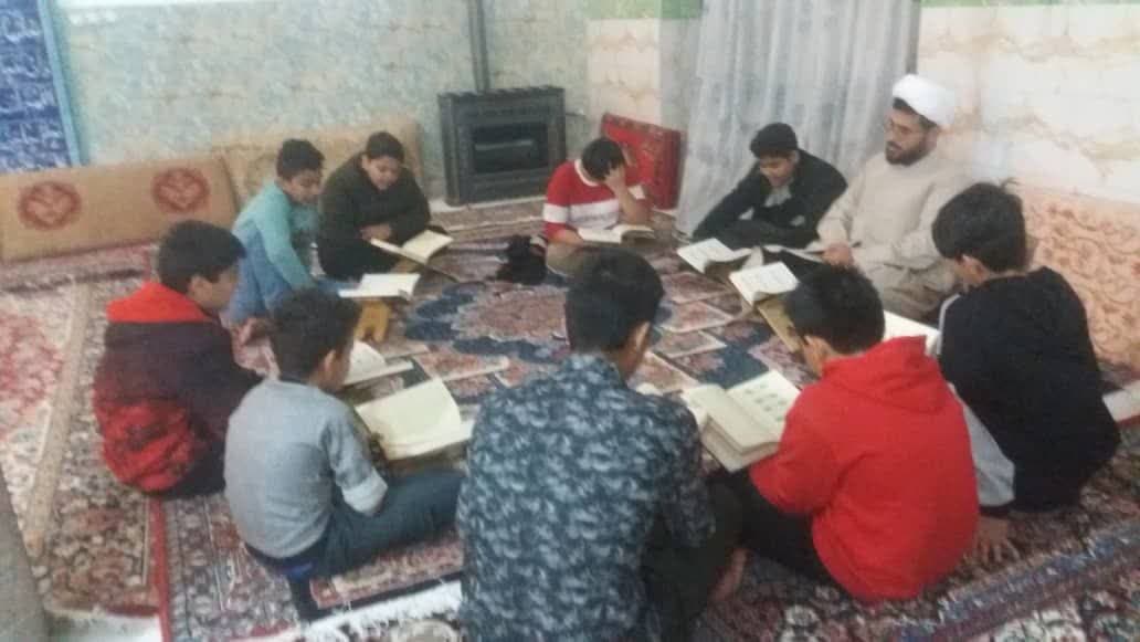 کانون فرهنگي هنري امام حسين (ع) شهرستان دهلران هر روز ميزبان نوجوانان علاقه مند به قرآن است